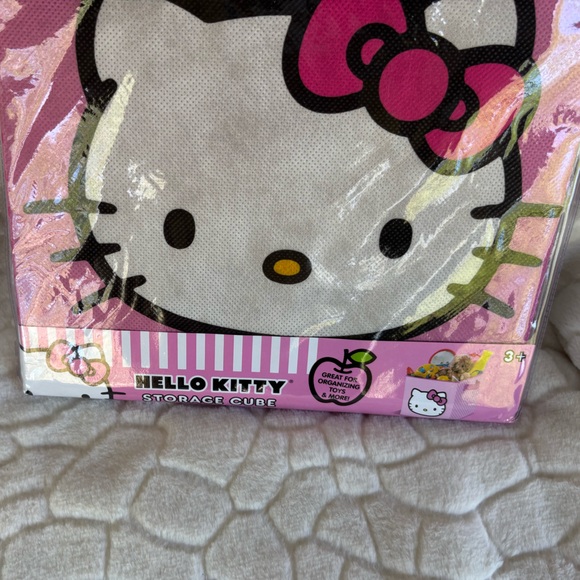 Hello Kitty Storage Cube - Picture 6 of 11